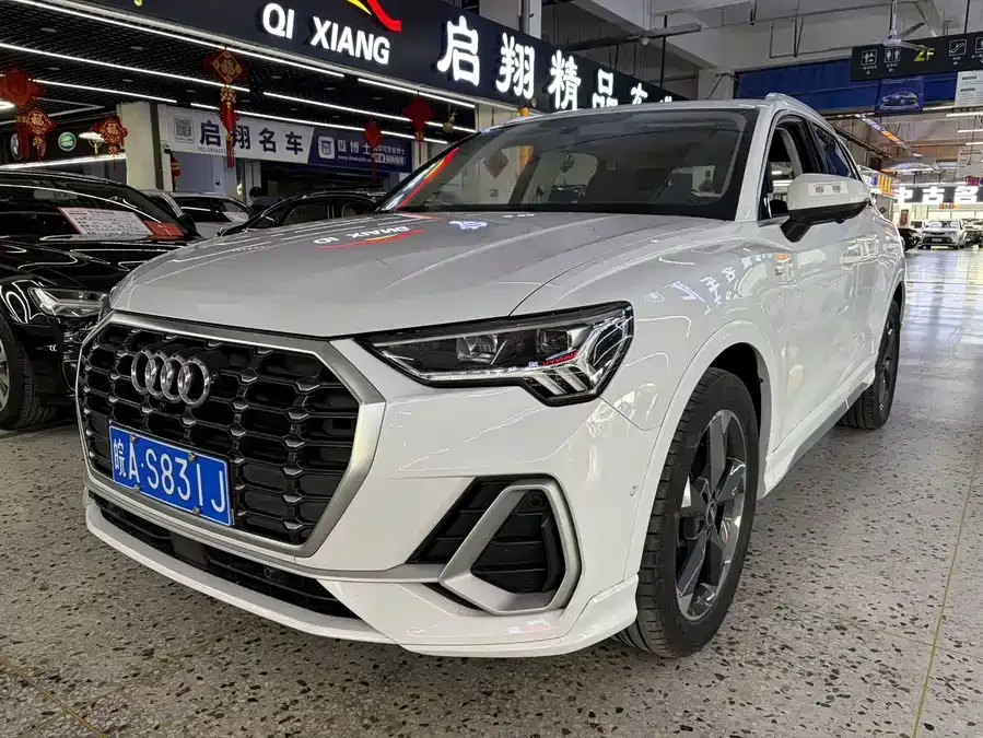 Audi Q3 2022 35 TFSI Fashionable and Dynamic 2022 — фото 1, купить с доставкой в Москву