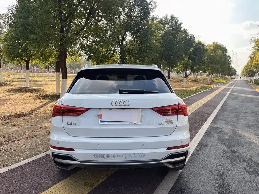 Audi Q3 2022 35 TFSI Fashionable and Dynamic 2022 — миниатюра 2