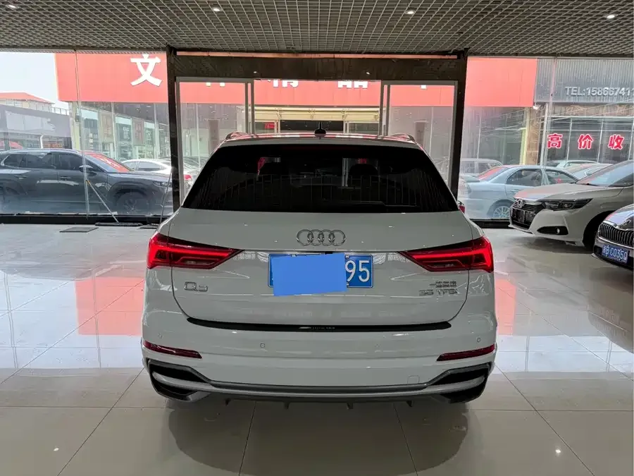 Audi Q3 2022 35 TFSI Fashionable and Dynamic 2022 — миниатюра 2