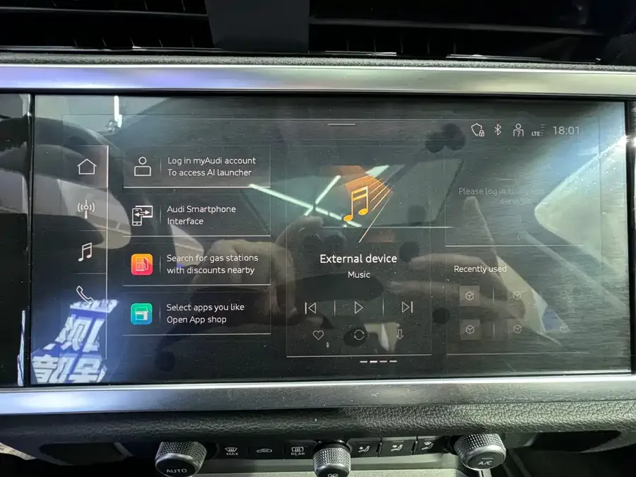 Audi Q3 2022 35 TFSI aggressive and dynamic model 2022 — миниатюра 5