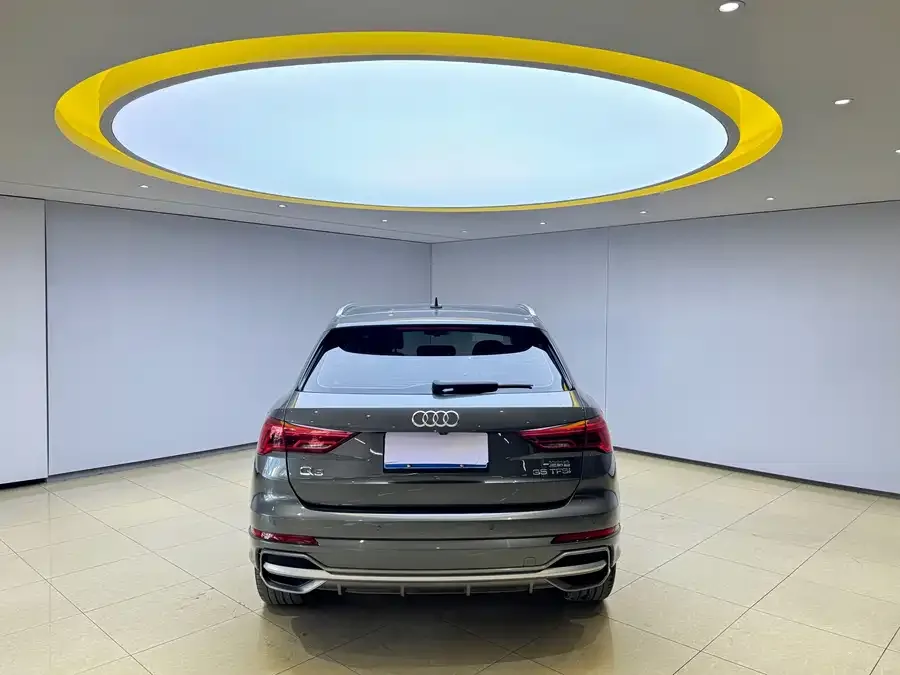 Audi Q3 2022 35 TFSI Fashionable and Dynamic 2022 — миниатюра 2