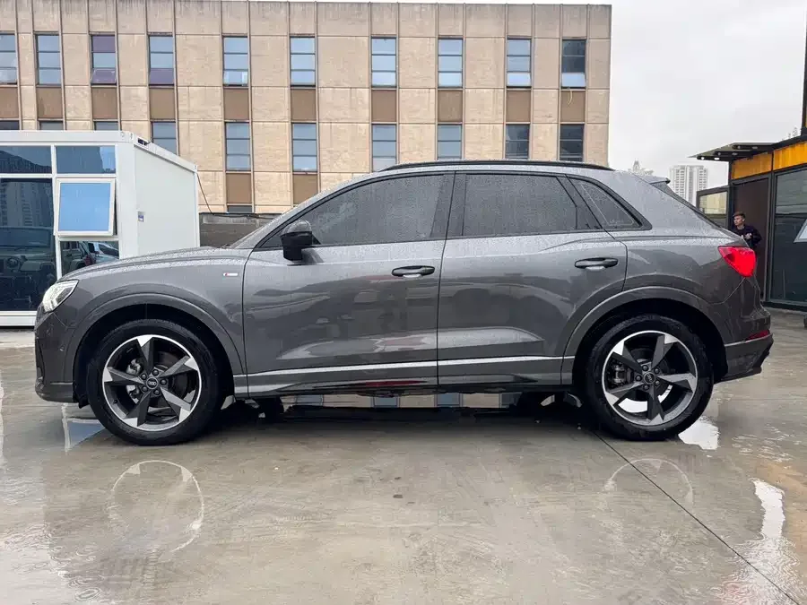 Audi Q3 2022 35 TFSI Fashionable and Dynamic 2022 — миниатюра 3