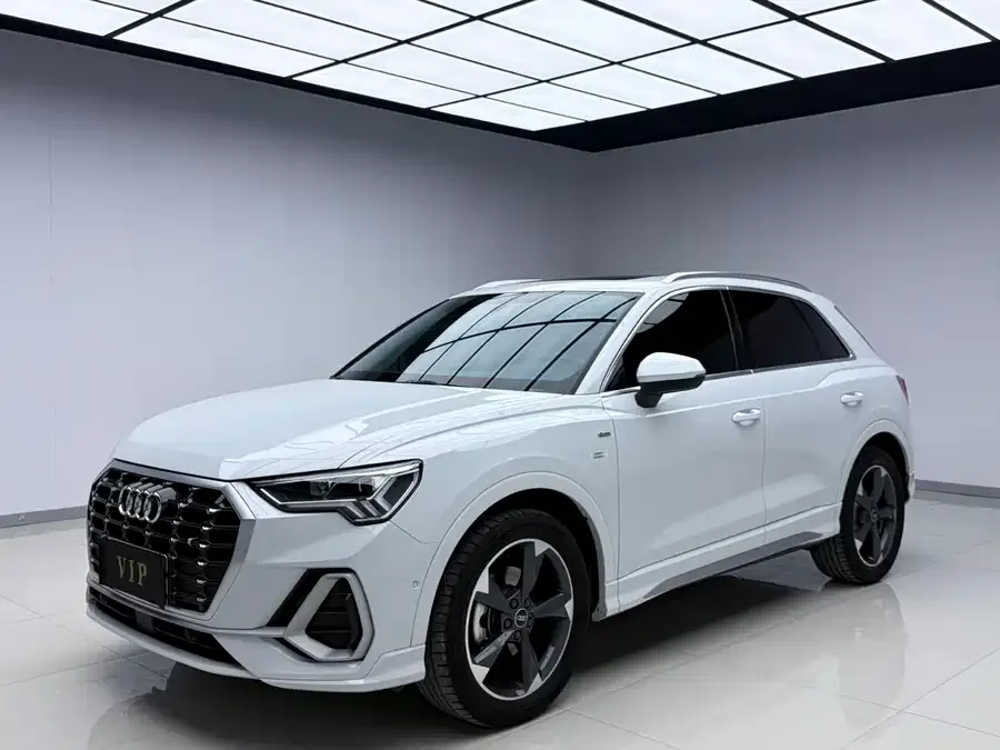 Audi Q3 2023 35 TFSI Fashion Dynamic Edition (1.4T) 2022 — фото 1, купить с доставкой в Москву