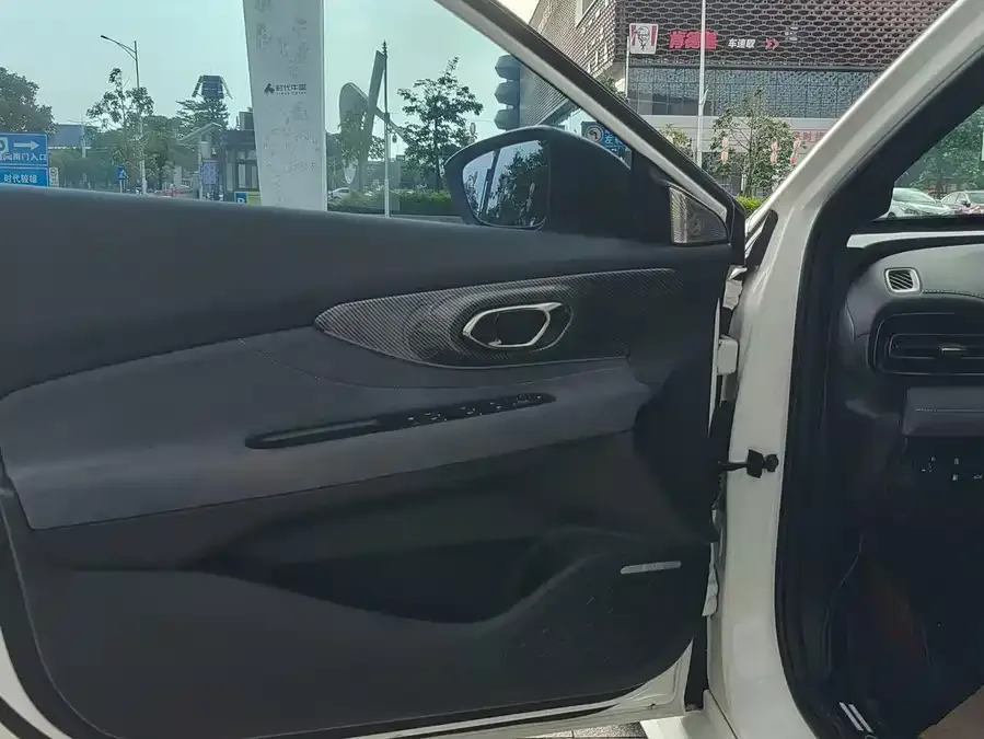 GAC Trumpchi Shadow Leopard Shadow Leopard 2023 400T Automatic R MAX 2023 — миниатюра 2