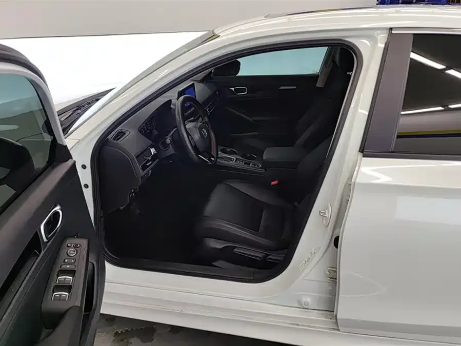 Honda Integra Stylish 2023 240TURBO CVT Leading Edition 2023 — миниатюра 3
