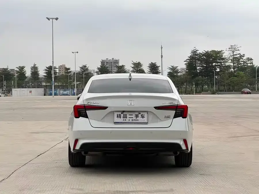 Honda Integra Stylish 2023 240TURBO CVT Deluxe Edition 2025 — миниатюра 2