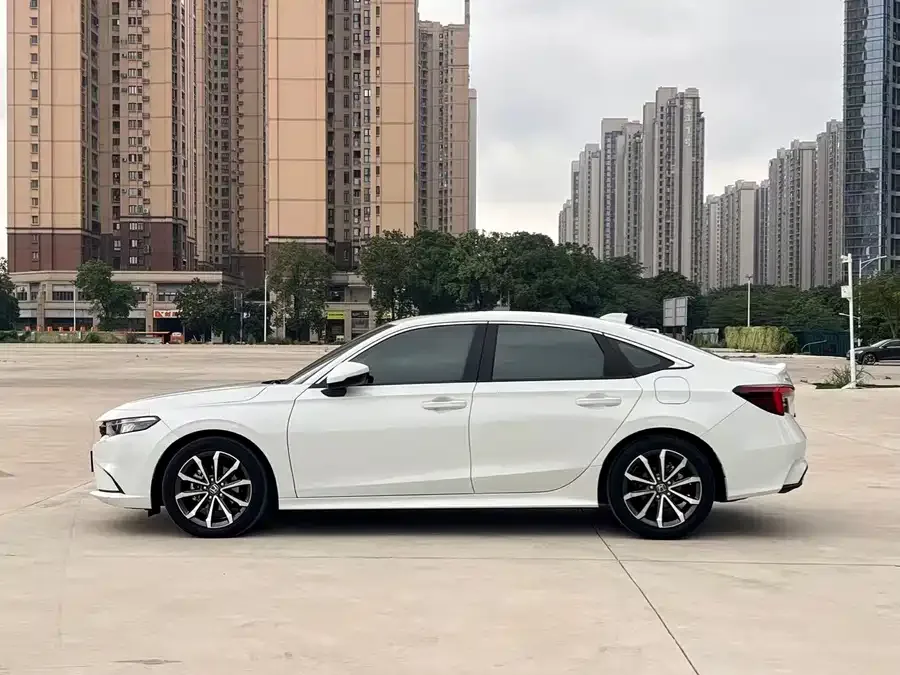 Honda Integra Stylish 2023 240TURBO CVT Deluxe Edition 2025 — миниатюра 4
