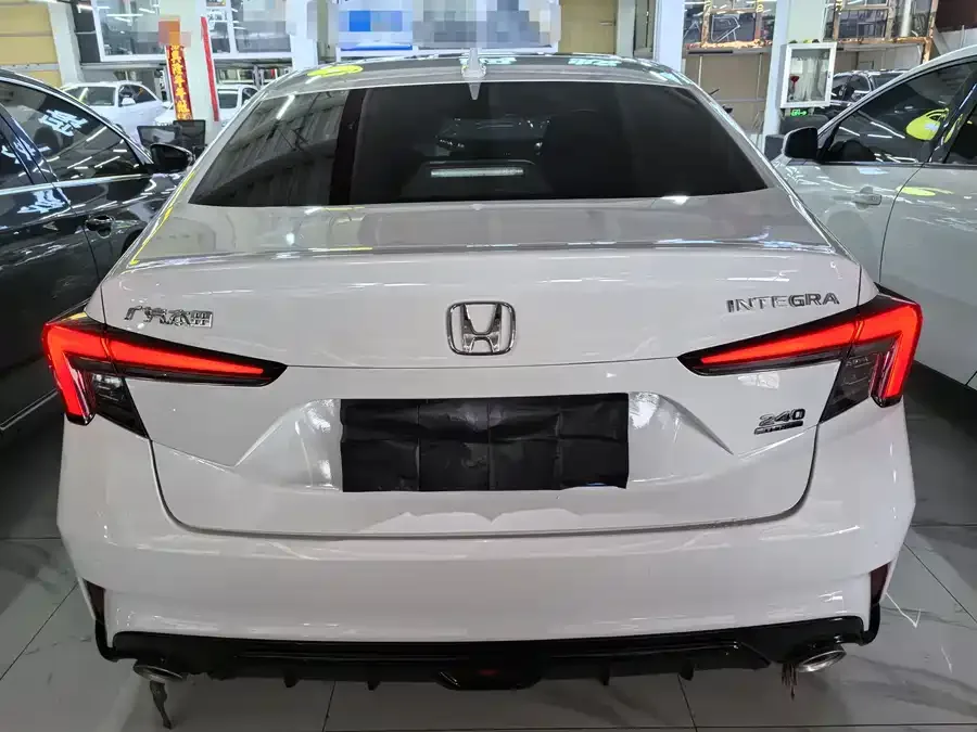Honda Integra Stylish 2022 240TURBO CVT Exclusive Edition 2022 — миниатюра 2