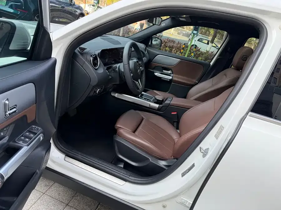 Mercedes-Benz GLB-Class Mercedes-Benz GLB 2022 facelift GLB 200 Fashion Edition 2023 — миниатюра 2