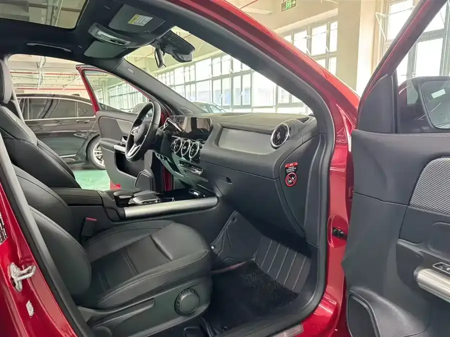 Mercedes-Benz GLA Mercedes-Benz GLA 2022 facelift model 2 GLA 200 2022 — миниатюра 2