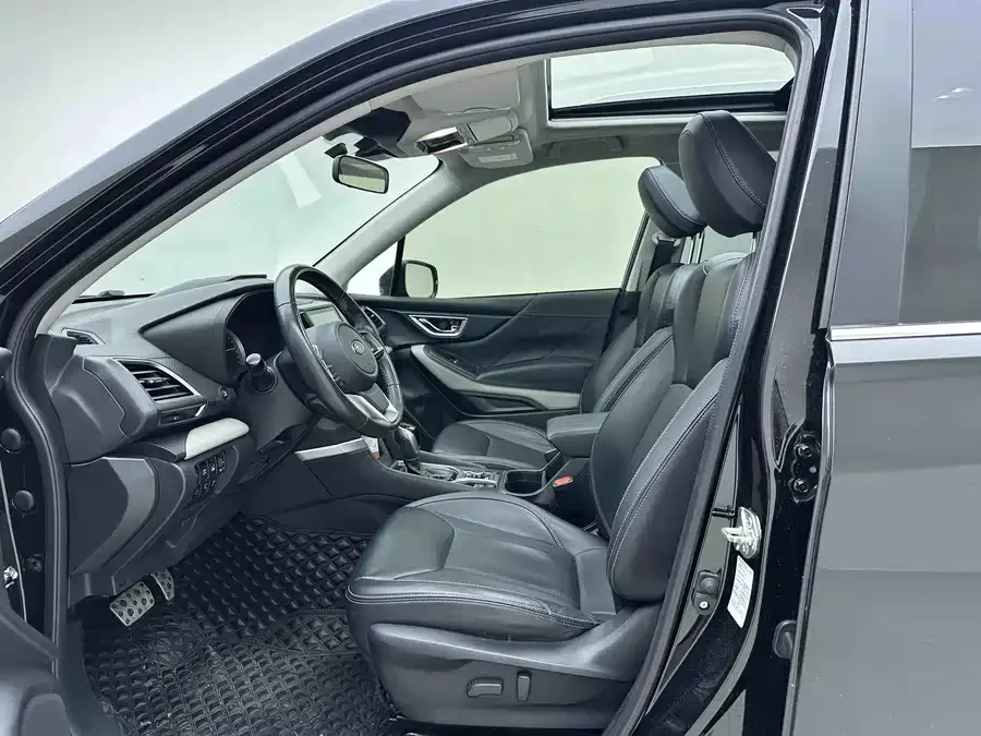 Subaru Forester 2022 Forester 2.0i AWD Ultimate Edition EyeSight 2022 — миниатюра 4