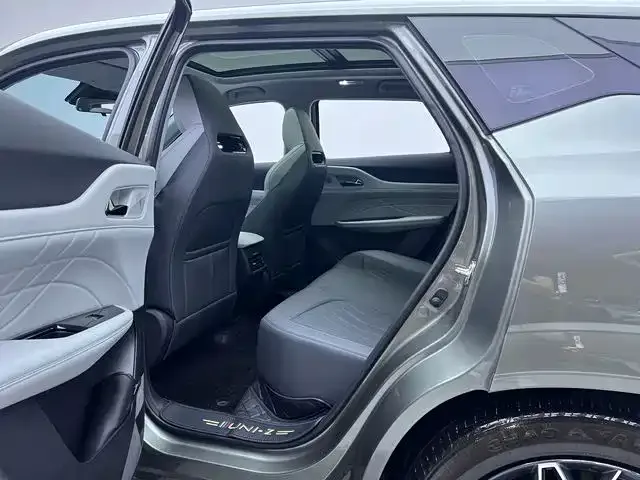 Changan UNI-Z PHEV Changan UNI-Z New Energy 2024 Blue Whale iDD 125km Excellence Edition 2024 — миниатюра 3