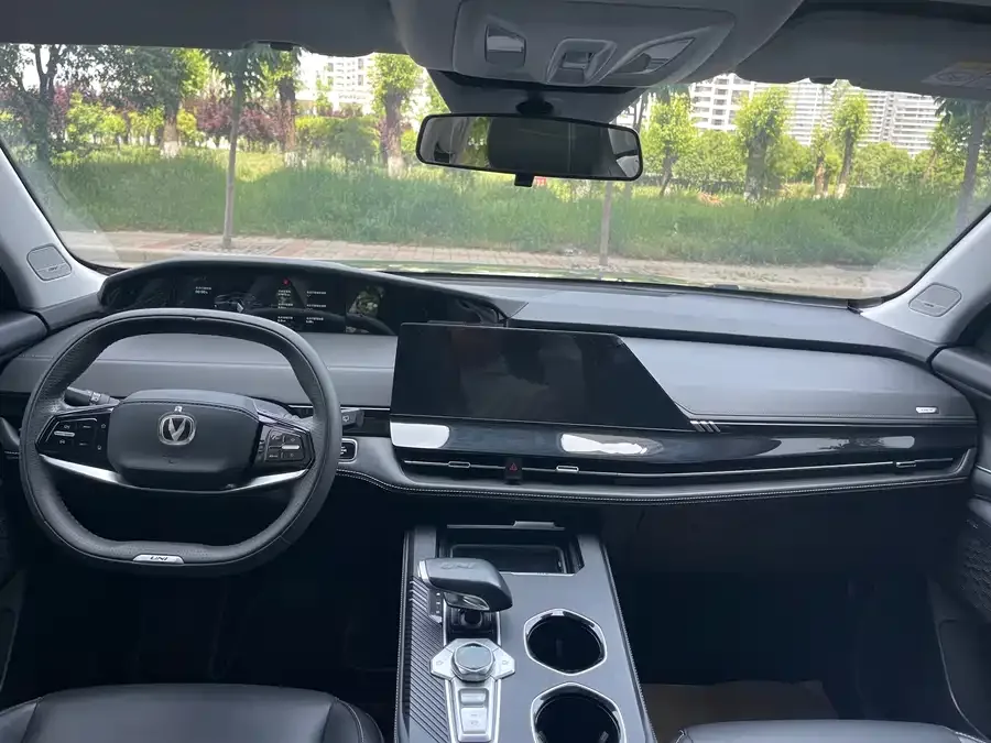 Changan UNI-K Changan UNI-K iDD 2023 iDD 1.5T 135km Smart Fun Edition 2023 — миниатюра 2