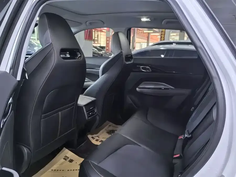 Oshan Z6 Changan Auchan Z6 2023 Blue Whale 1.5T DCT smart model 2024 — миниатюра 3
