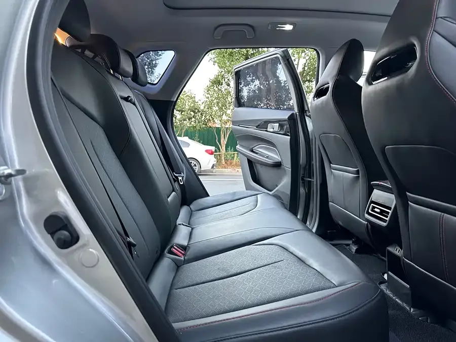 Oshan Z6 Changan Auchan Z6 2023 Blue Whale 1.5T DCT smart model 2023 — миниатюра 4