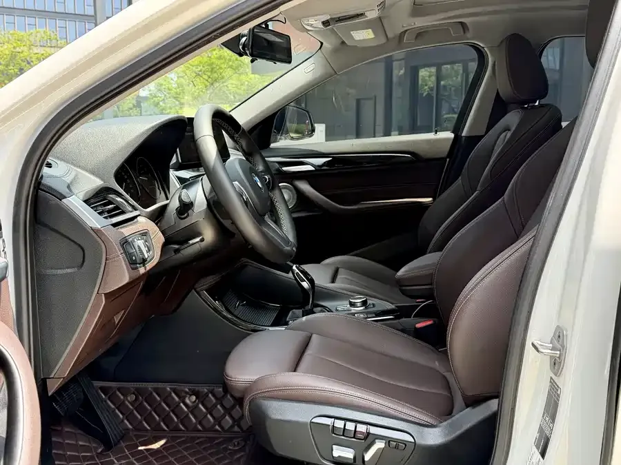 BMW X2 2023 sDrive25i M Sport Night Edition 2023 — миниатюра 4