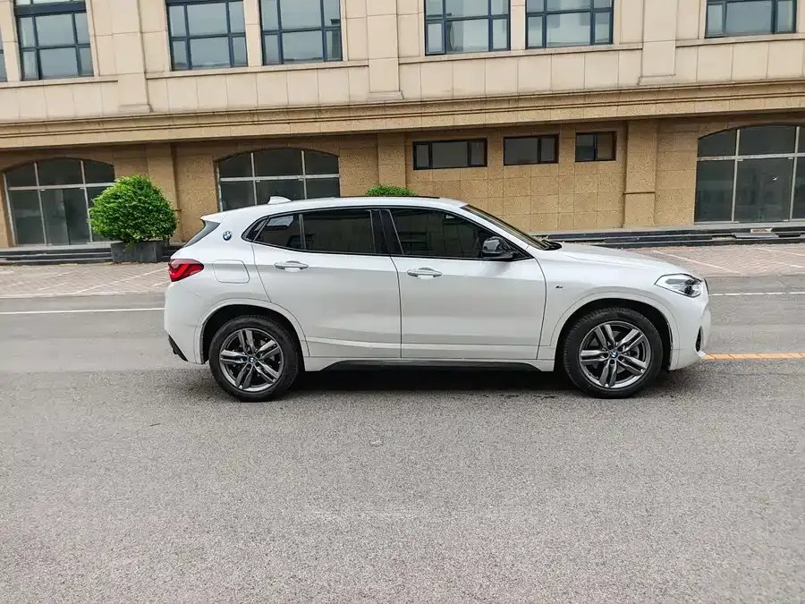 BMW X2 2023 sDrive25i M Sport Night Edition 2023 — миниатюра 2