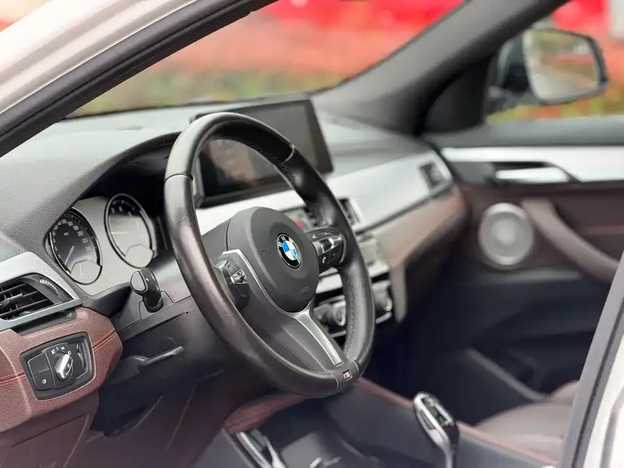 BMW X2 2021 facelift sDrive25i Night Edition 2022 — миниатюра 2