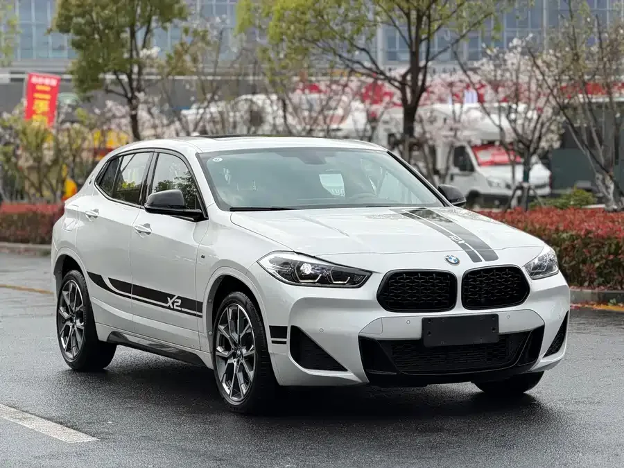 BMW X2 2021 facelift sDrive25i Night Edition 2022 — миниатюра 3