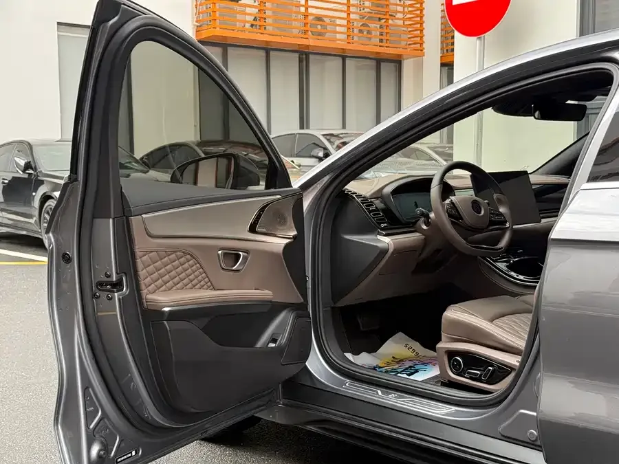 BYD Second-hand Han 2022 DM-i 121KM Premium Edition 2022 — миниатюра 3