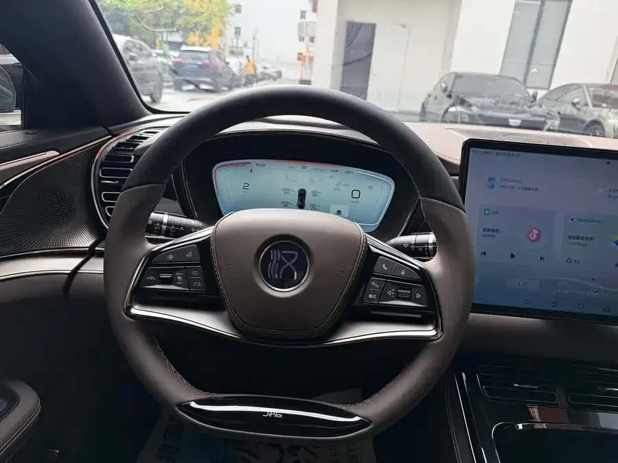 BYD Second-hand Han 2022 DM-i 121KM Premium Edition 2022 — миниатюра 5
