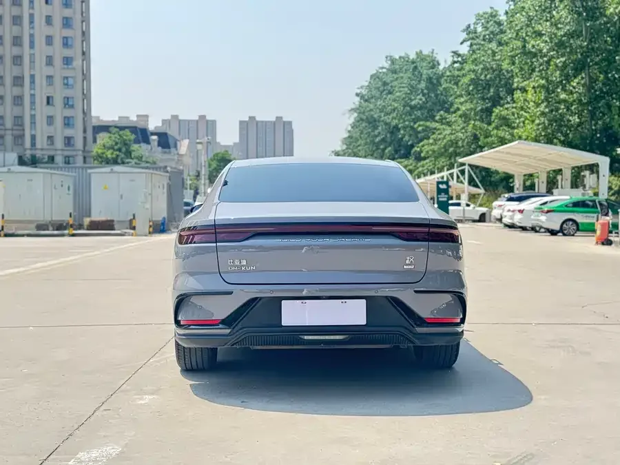 BYD Second-hand Han 2025 DM-i 125KM Elite 2024 — миниатюра 2
