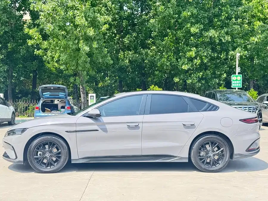 BYD Second-hand Han 2025 DM-i 125KM Elite 2024 — миниатюра 3