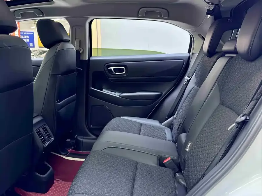 Honda WR-V 2024 1.5L CVT Heat Wave Edition 2024 — миниатюра 4