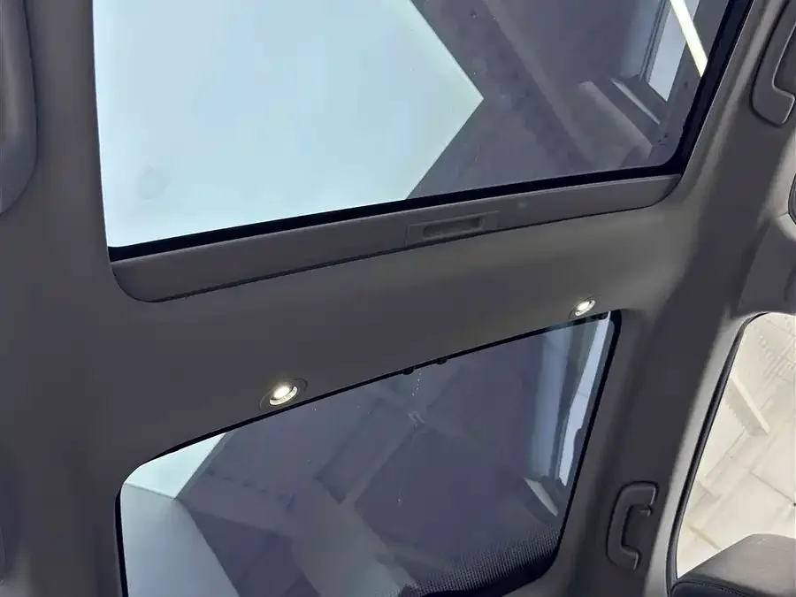 Honda WR-V 2024 1.5L CVT Heat Wave Edition 2024 — миниатюра 5