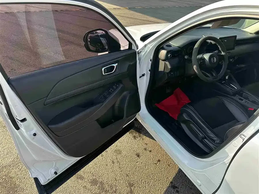 Honda WR-V 2023 1.5L CVT Hot Edition 2022 — миниатюра 2
