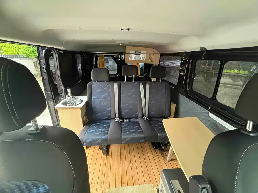 Dongfeng Yufeng Yufeng 2023 V9+ 2.0T manual front-wheel drive multi-functional short-axle low-roof 5/6 seats 2024 — миниатюра 3
