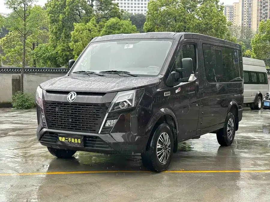 Dongfeng Yufeng Yufeng 2023 V9+ 2.0T manual front-wheel drive multi-functional short-axle low-roof 5/6 seats 2024 — фото 1, купить с доставкой в Москву