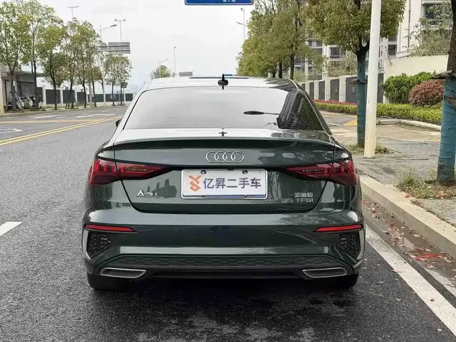 Audi A3 2022 Sportback 35 TFSI stylish and sporty 2022 — миниатюра 2