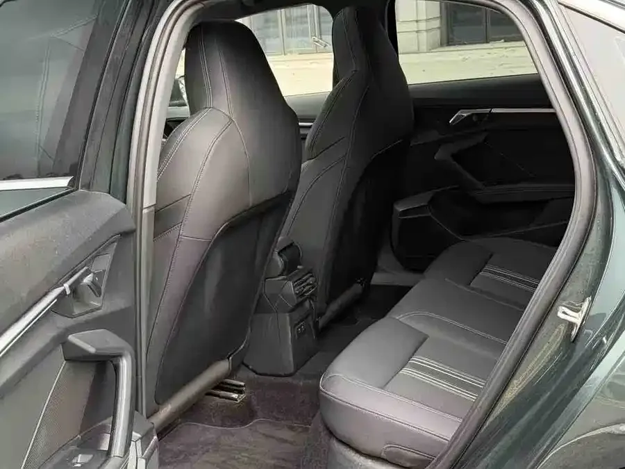 Audi A3 2022 Sportback 35 TFSI stylish and sporty 2022 — миниатюра 4