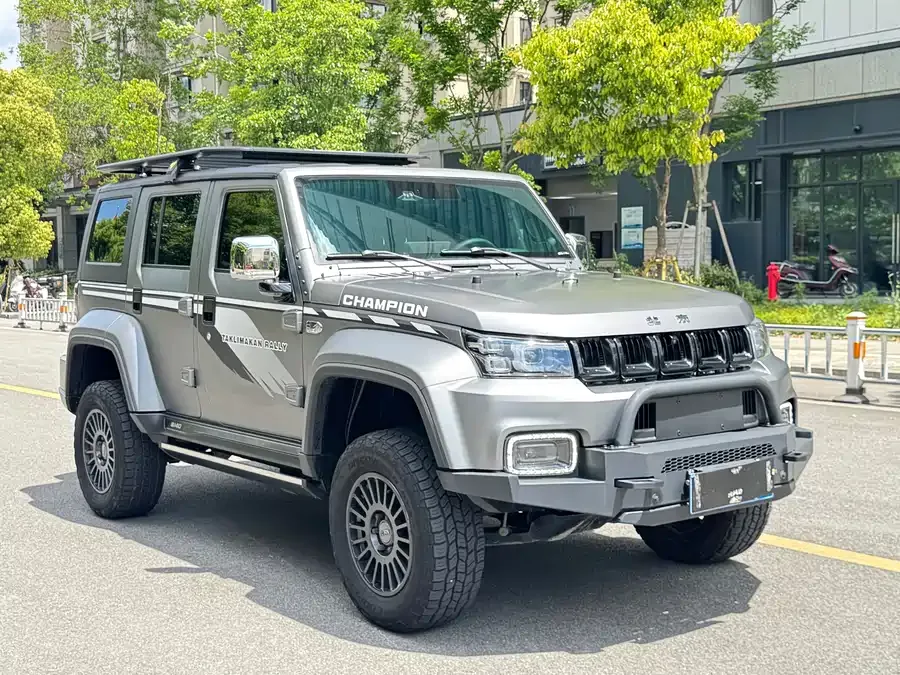 BAIC BJ40 Beijing Off-road BJ40 2023 2.0T Automatic 4WD Touring Tower Champion Edition 2024 — миниатюра 3