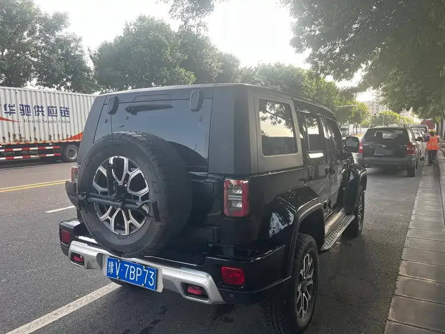 BAIC BJ40 Beijing Off-road BJ40 2023 2.0T Automatic 4WD City Hunter Edition Knight Edition 2024 — миниатюра 5