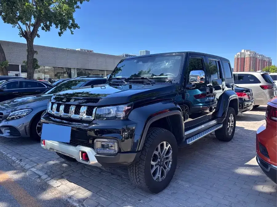 BAIC BJ40 Beijing Off-road BJ40 2023 2.0T Automatic 4WD City Hunter Edition Knight Edition 2023 — фото 1, купить с доставкой в Москву