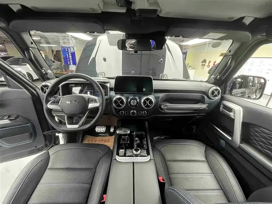 BAIC BJ40 Beijing Off-road BJ40 2023 2.0T Automatic 4WD City Hunter Edition Knight Edition 2023 — миниатюра 2