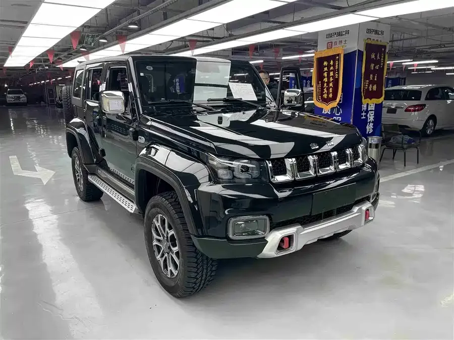 BAIC BJ40 Beijing Off-road BJ40 2023 2.0T Automatic 4WD City Hunter Edition Knight Edition 2023 — миниатюра 3