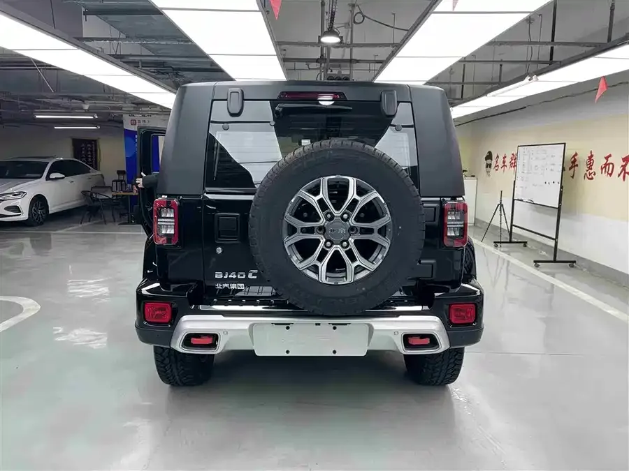 BAIC BJ40 Beijing Off-road BJ40 2023 2.0T Automatic 4WD City Hunter Edition Knight Edition 2023 — миниатюра 5