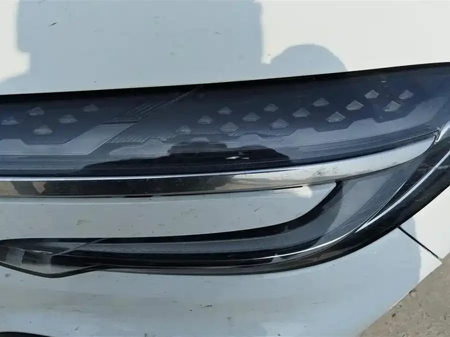 Hongqi HS3 Hongqi HS3 2023 2.0T 2WD available 2023 — миниатюра 2