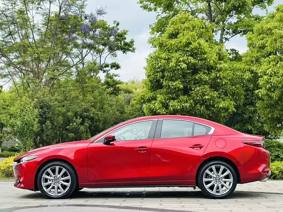 Mazda Axela Mazda 3 Axela 2025 2.0L Automatic Premium Edition 2025 — миниатюра 2