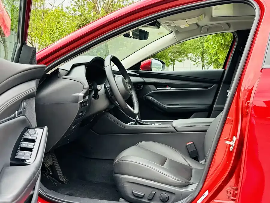 Mazda Axela Mazda 3 Axela 2025 2.0L Automatic Premium Edition 2025 — миниатюра 5