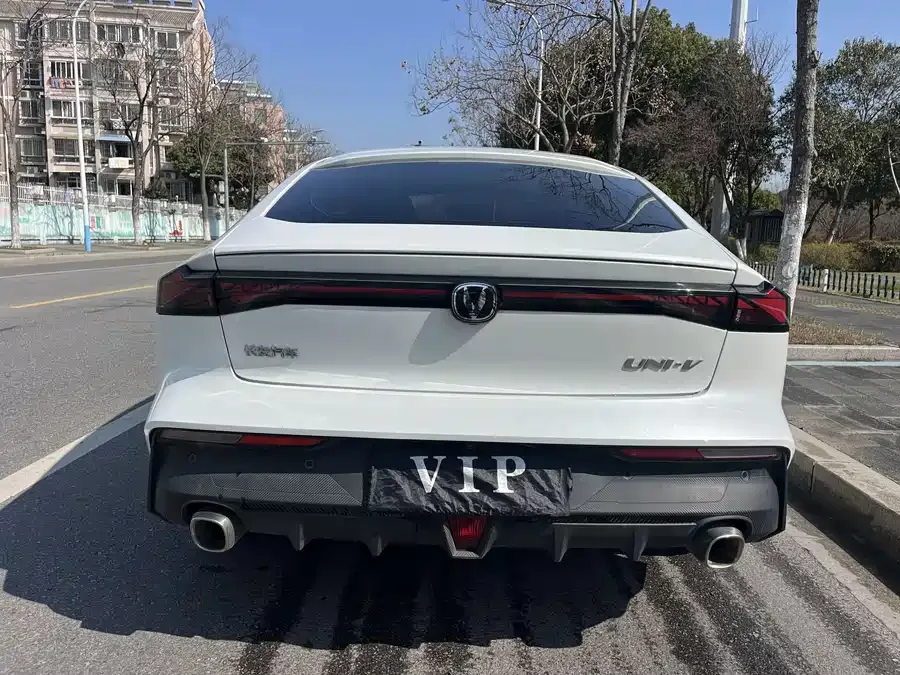 Changan UNI-V Changan UNI-V 2023 1.5T exclusive model 2023 — миниатюра 2