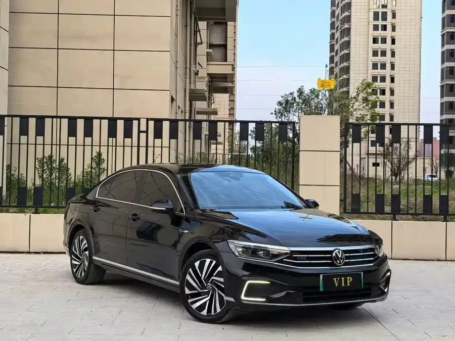 Volkswagen Magotan GTE plug-in hybrid Magotan GTE plug-in hybrid 2022 GTE Premium Edition 2022 — фото 1, купить с доставкой в Москву