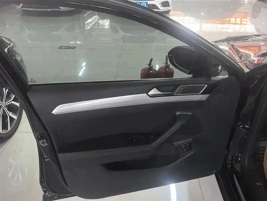 Volkswagen Magotan GTE plug-in hybrid Magotan GTE plug-in hybrid 2022 GTE luxury model 2024 — миниатюра 4