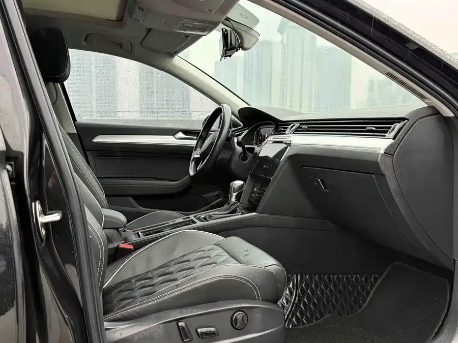 Volkswagen Magotan GTE plug-in hybrid Magotan GTE plug-in hybrid 2022 GTE luxury model 2022 — миниатюра 2