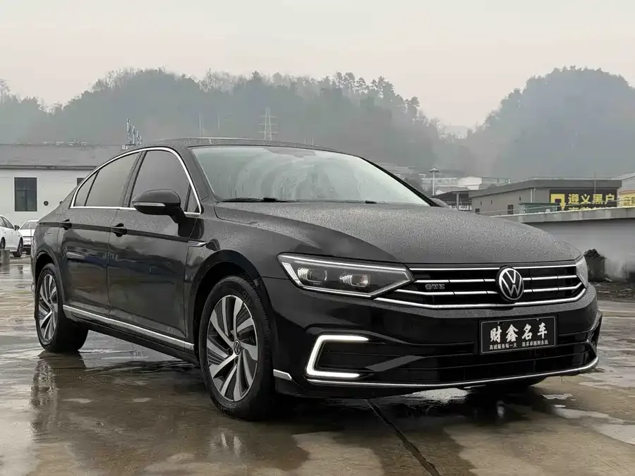 Volkswagen Magotan GTE plug-in hybrid Magotan GTE plug-in hybrid 2022 GTE luxury model 2022 — миниатюра 3