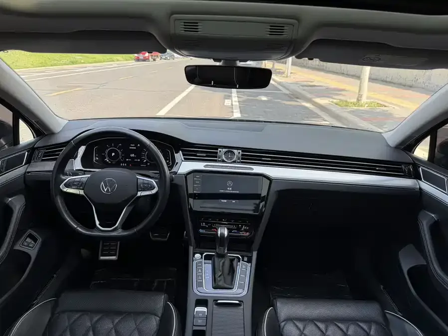 Volkswagen Magotan GTE plug-in hybrid Magotan GTE plug-in hybrid 2022 GTE luxury model 2024 — миниатюра 2