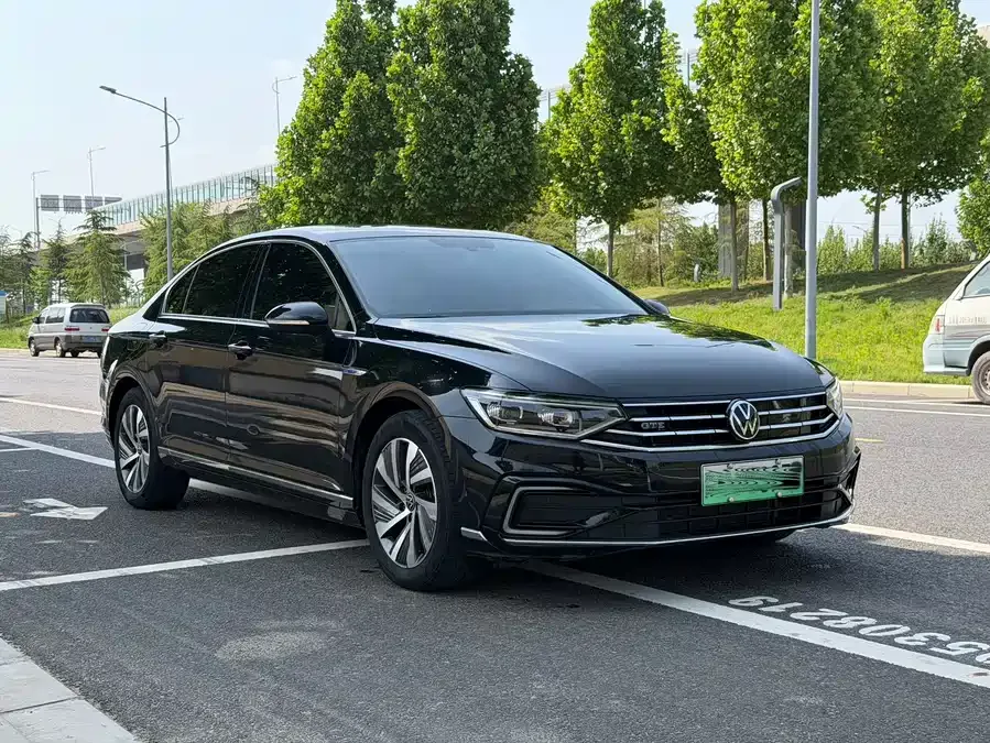 Volkswagen Magotan GTE plug-in hybrid Magotan GTE plug-in hybrid 2022 GTE luxury model 2024 — миниатюра 3
